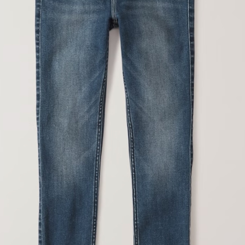 Brand new Abercrombie and Fitch High Rise Ankle Jean Legging in size 26